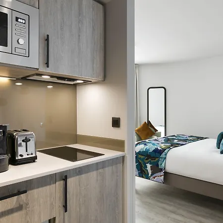 Citadines Confluent Апарт-отель Нант